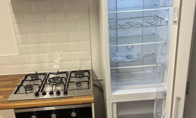 Walsall Casa | 5 Bedroom Cosy Bloxwich Stay - Wifi & Free Parking