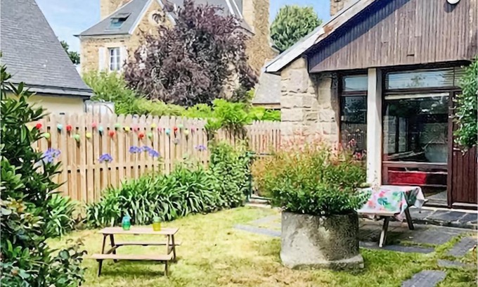 Lezardrieux Casa | 5 Bedroom Cozy Home In Lézardrieux