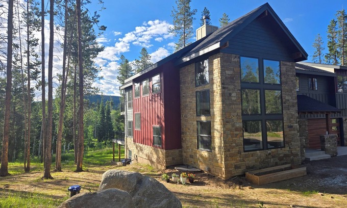 Oak Creek Casa | 5 Bedroom Custom Stagecoach Mountain Home