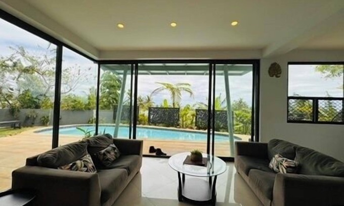Suva Casa | 5 bedroom Family Home with great views