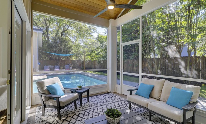 Folly Field Casa | 5 Bedroom home with Large Pool in Folly Field. 5 minute walk from Ocean