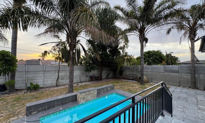 Trawal Casa | 5-bedroom Home in Cape Town near Haazendal Wine Estate