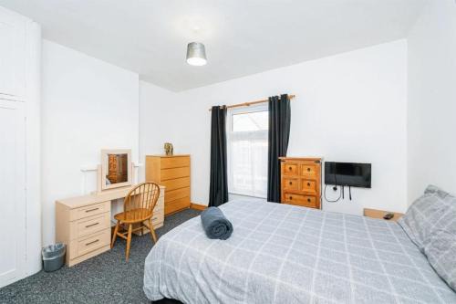 Kettering Casa | 5 Bedroom House For Corporate Stays in Kettering