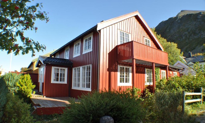 Ramberg Casa | 5-Bedroom House in Lofoten