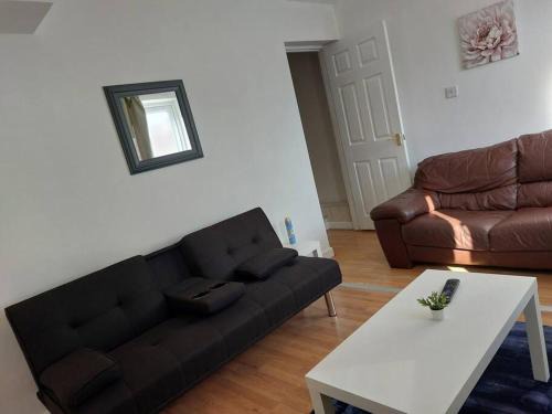 Heaton Casa | 5 Bedroom House in Romford