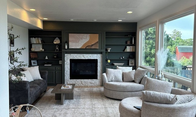 Castle Rock Casa | 5-bedroom house on 2 acres with excellent mountain views in Castle Pines, CO