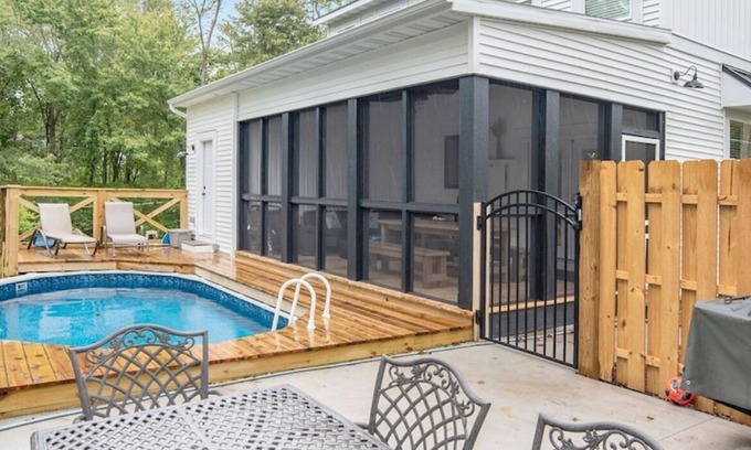 Miami Park Casa | 5-bedroom house with pool & hot tub, Lake MI beach access, theatre & game rooms