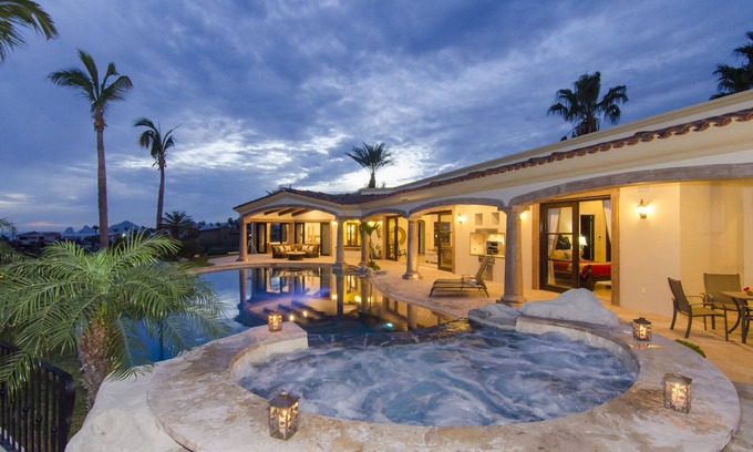 Cabo Bello Casa | Casa de lujo de 5 habitaciones en playa privada y club de tenis