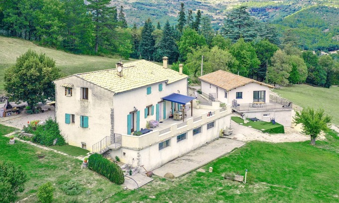 Noyers-sur-Jabron Casa | 5 bedroom nice home in Noyers-sur-Jabron