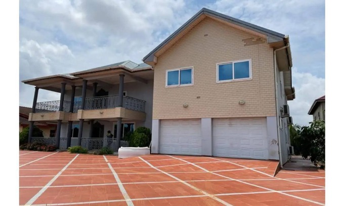 Adenta Casa | 5-Bedroom Residential home in Adenta.
