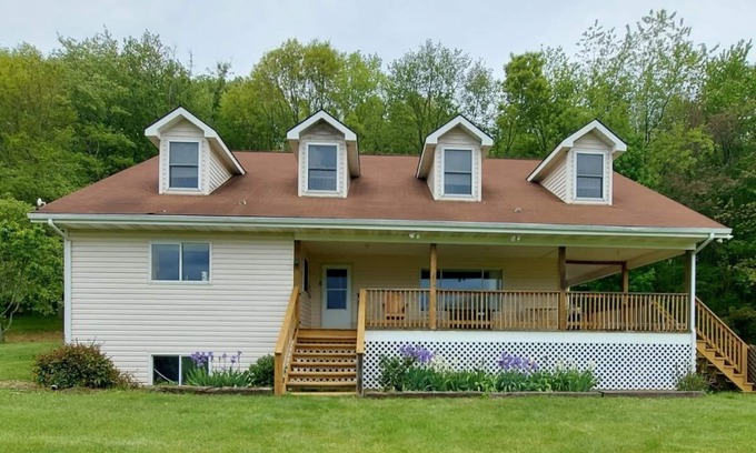 Gap Mills Casa | 5-bedroom vacation home near Jefferson National Forest