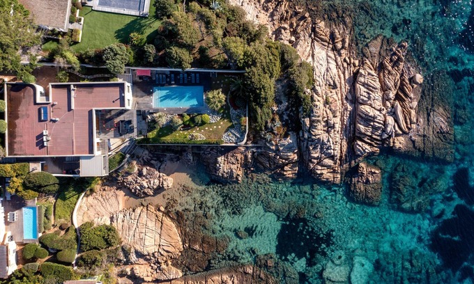 Corse-du-Sud Villa | 5-bedroom villa, waterfront, beach access