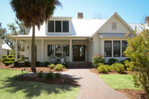 Palmetto Bluff Casa | 5 Bedroom Wilson Village Home 5048