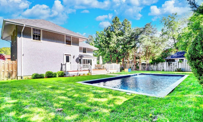 Westhampton Beach Casa | 5 Bedrooms! 4 Min to the Beach! HEATED POOL!
