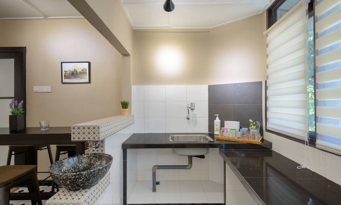 Downtown George Town Casa | 5-Bedrooms Gurney Terrace 9 - iB13