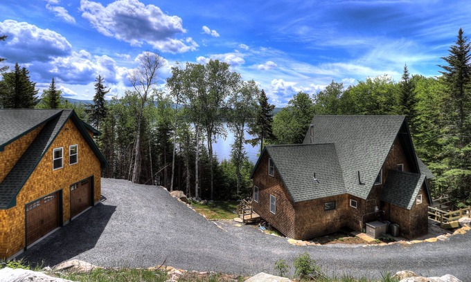 Rangeley Plantation Casa | 5 bedrooms & Private beach on Mooselook