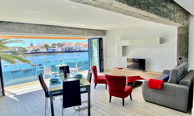 Arrecife Apartamento | 5*****Charco Loft primera línea del mar