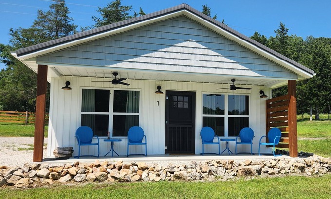 Ste Genevieve Casa | 5 Charles Farms Cabin #1