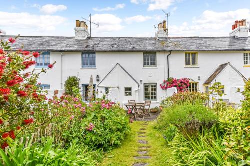 West Wittering Casa | 5 Coastguard Cottage and Wash House, West Wittering