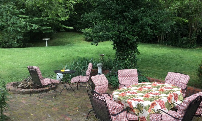 Donelson Casa | 3 dormitorios / Nuevo kit Ap wi-fi / 4 HDTV 1/3 acre patio / patio / parrilla 7. 2 Downtown 5. 1 Opryland
