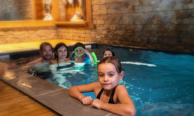 Saulxures-sur-Moselotte Casa | 5* gîte with indoor pool, sauna, 20 mins from ski slopes, 300 m from a lake