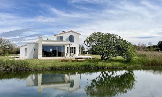 Saintes-Maries-de-la-Mer Casa | 5* holiday home, comprising 5 bedrooms and living areas
