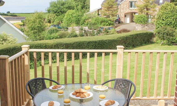 Bugford Casa | 5 KEEPER'S COTTAGE, HILLFIELD, family friendly in Dartmouth
