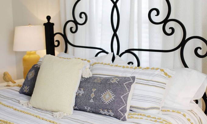 Knoxville Casa | 5 KING BEDS / 2 PULLOUT COUCHES / 2800 SQ FT - close to everything