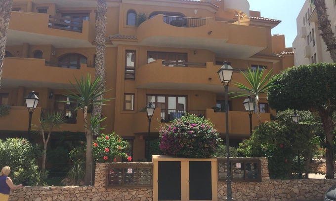Punta Prima Apartamento | Apartamento de lujo de 2 dormitorios en el 5 * Panorama Park, TV vía satélite con wifi