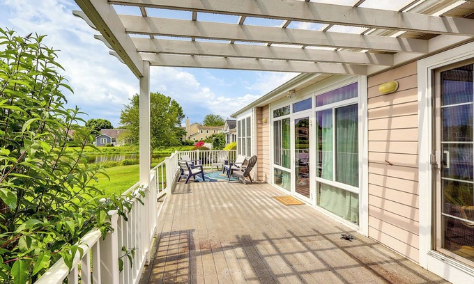 Lewes Cabaña | 5 Mi to Beach: Lewes Home w/ Deck & Pond View