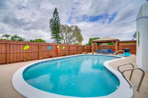 Bowe Gardens Apartamento | 5 Mi to Beaches Melbourne Duplex with Pool!