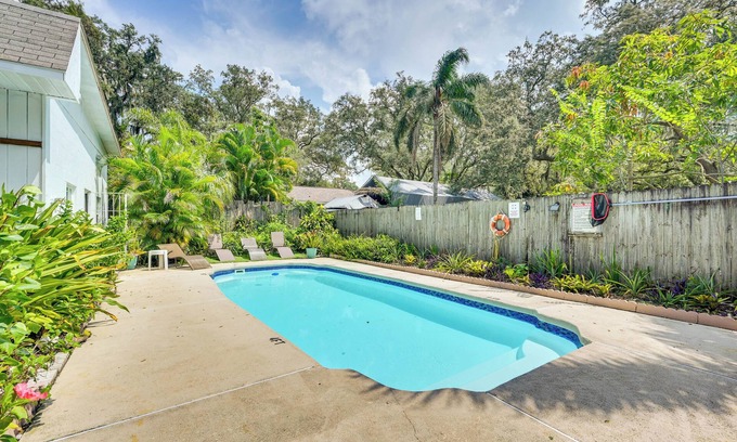 Lake Magdalene Casa | ~ 5 Mi to Beaches: Spacious Tampa Bay Home!