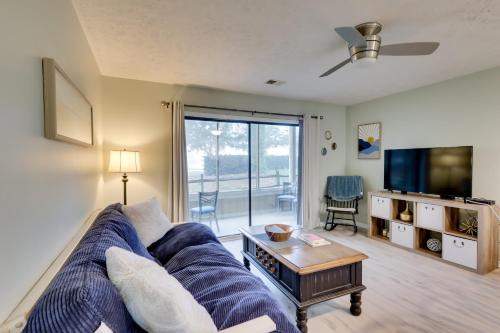 Little River Apartamento | 5 Mi to Cherry Grove Beach Dog-Friendly Condo!