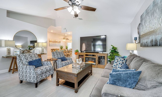 Lindfields Casa | 5 Mi to Disney World: Spacious Kissimmee Home!