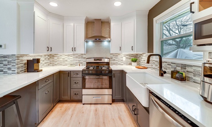Northwest Los Angeles Heights Cabaña | Modern San Antonio Getaway ~ 5 Mi to Downtown!