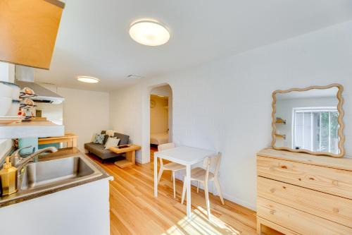 Los Angeles Apartamento | 5 Mi to Dtwn Los Angeles Apt with Outdoor Space!