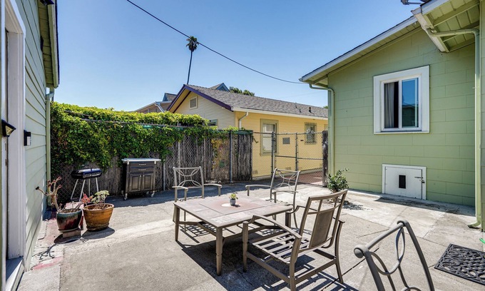 Dimond Casa | 5 Mi to Dtwn Oakland: Studio w/Shared Patio