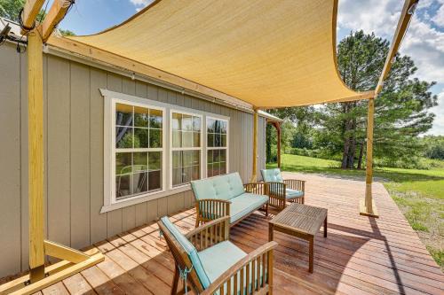 Royal Casa | 5 Mi to Lake Ouachita Peaceful Cabin Retreat