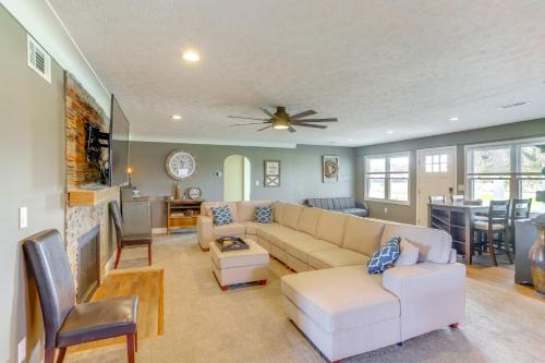 Port Clinton Casa | 5 Mi to Lake Port Clinton Home with Gazebo and Grill!