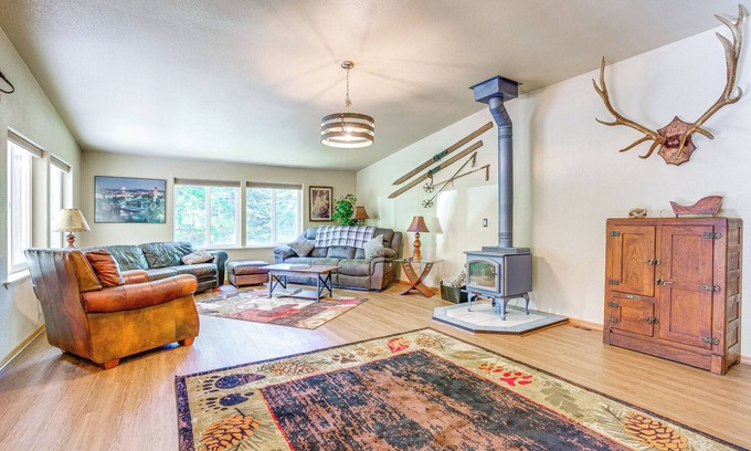 Mead Casa | 5 Mi to State Park: Family Mount Spokane Home