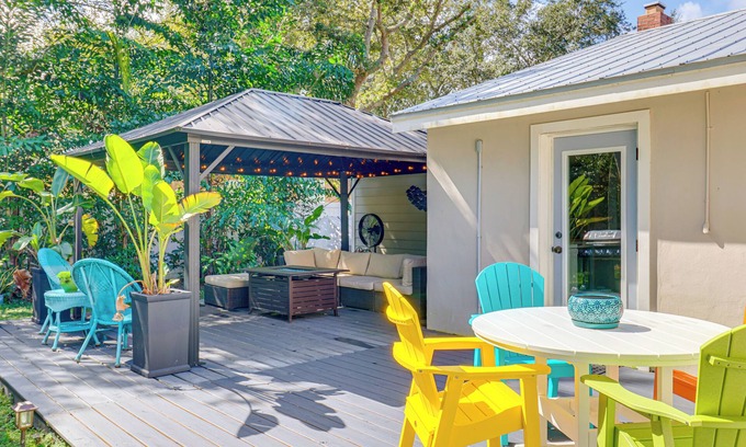 Vero Beach Casa | 5 Mi to Vero Beach: Vintage Home w/ Sauna & Grill!
