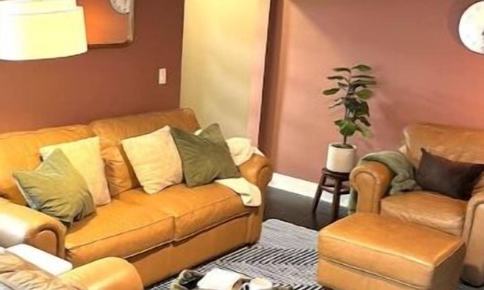 Dale Casa | 5 Miles from Holiday World sleeps 11+ —Family Escape