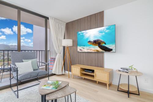 Waikiki Apartamento | 5 min Beach Walk, Upscale with Parking, No Resort Fee