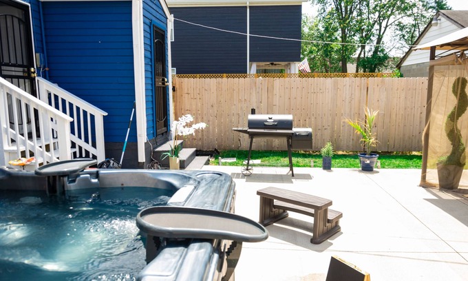 Near Northside Casa | 5 min drive to Downtown, 10 min walk to Bottleworks District & Mass Ave