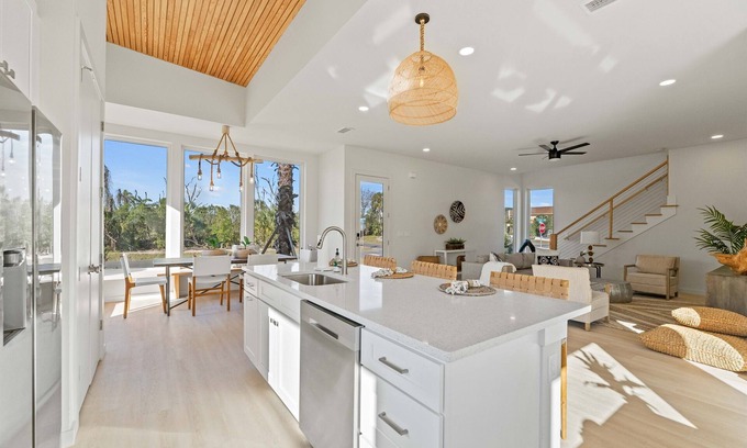 Marineland Acres Casa | 5 Min to Beach - Grill, Games, Chef Perks