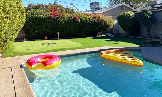 Cavalier Vista Casa | 5 min to Old Town, HEATED Pool, Master Suite, Shuffleboard and Mini Golf!