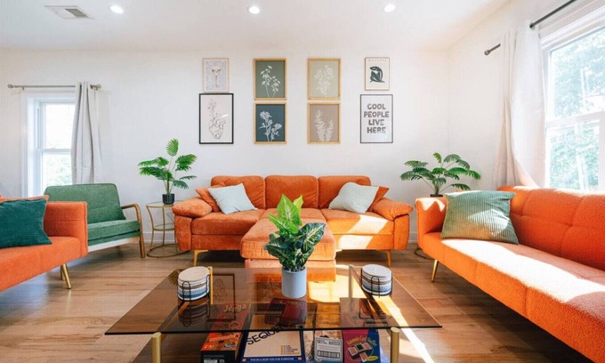 Pilsen Apartamento | 5 Mins to Downtown CHI Sleeps 10 - Parking + Games