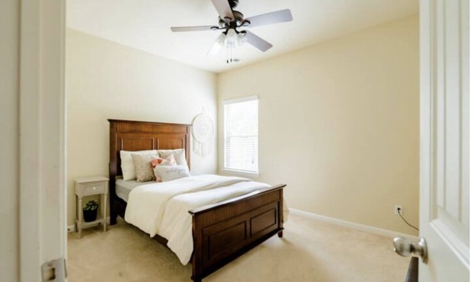Phenix City Casa | 5 mins to Downtown Columbus & 20 to Fort Moore - Private Bathroom and Bedroom