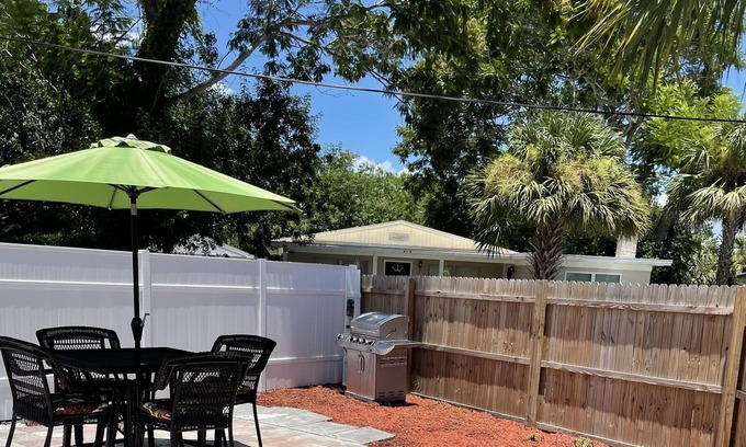 Pine Hills Apartamento | 5 Mins to the fairgrounds! 2/1 Cozy private home