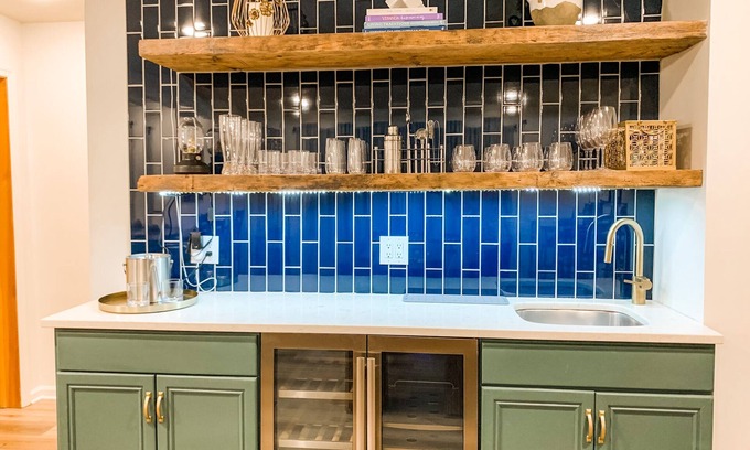 Mountainside Casa | 5 mins to Wisp! Super Cute Renovated Home w/ Lake Views + Hot tub!